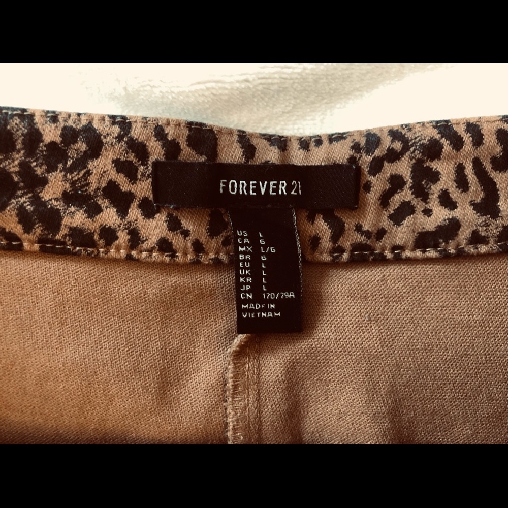 Cheetah print skirt - Picture 2 of 2